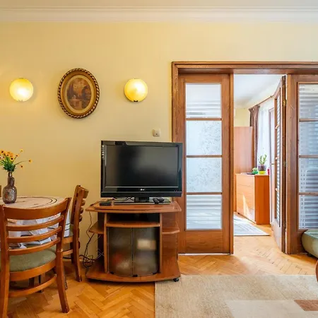 And Cozy 1bdrm Apt. Apartment *