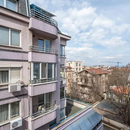 And Cozy 1bdrm Apt. Appartamento
