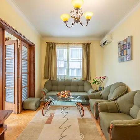 And Cozy 1bdrm Apt. Appartamento Sofia