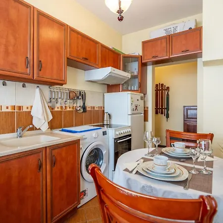 Apartment And Cozy 1bdrm Apt. *